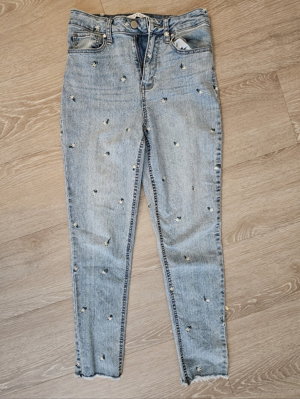 Tinseltown Light Blue Floral Embroidered Jeggings